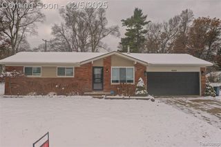 1443 West Drive, Wolverine Lake, MI 48390