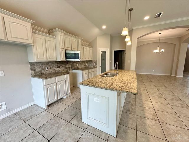 5524 Xenops Avenue, Mcallen, TX 78501