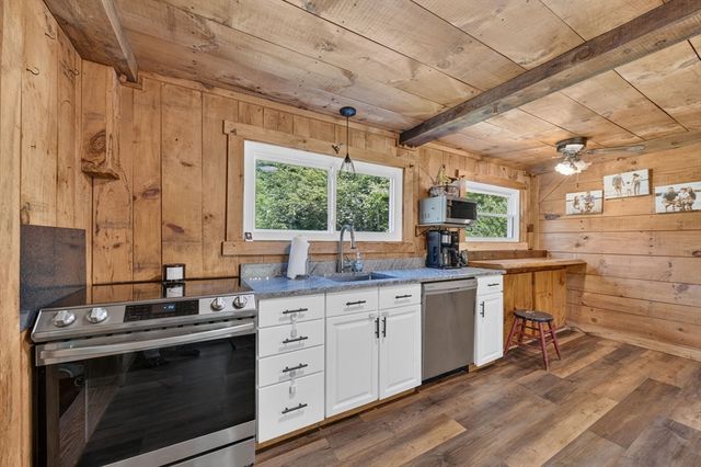 156 Bedford Street, Middleboro, MA 02346