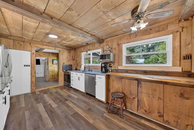 156 Bedford Street, Middleboro, MA 02346