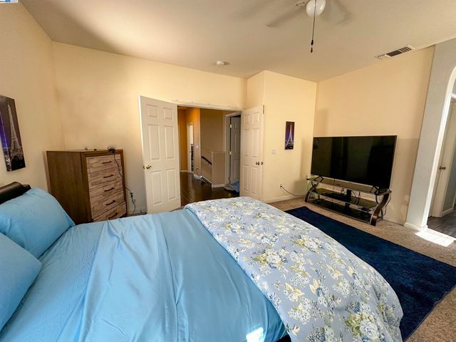 2359 Bayless Way, Sacramento, CA 95835