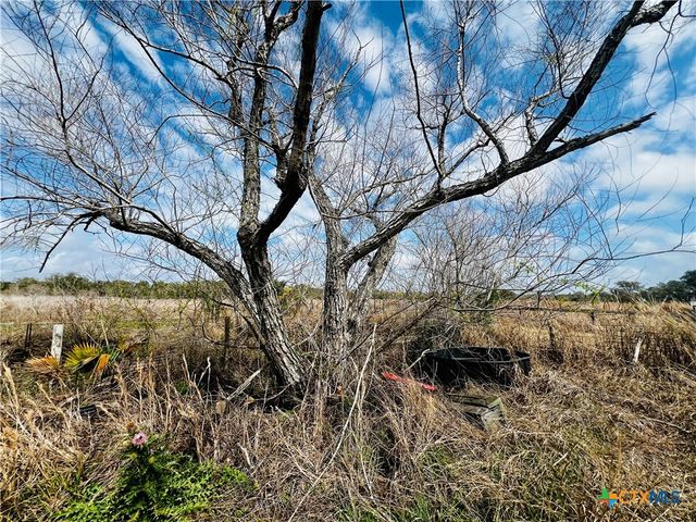 607 Quail Meadow Road, Seadrift, TX 77983