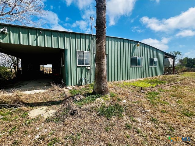 607 Quail Meadow Road, Seadrift, TX 77983