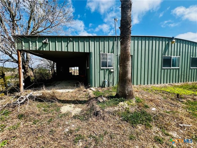 607 Quail Meadow Road, Seadrift, TX 77983