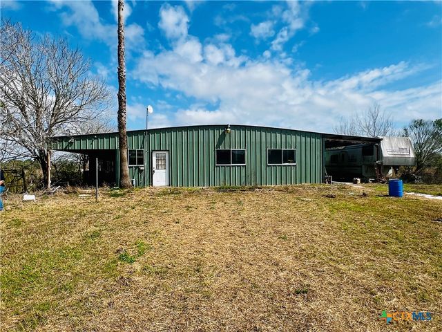 607 Quail Meadow Road, Seadrift, TX 77983