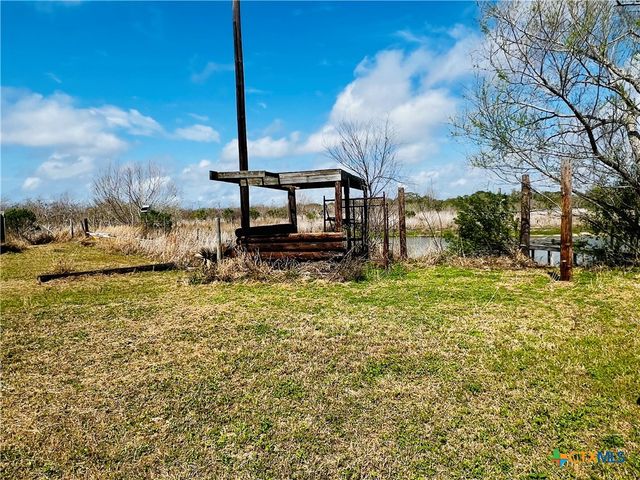 607 Quail Meadow Road, Seadrift, TX 77983