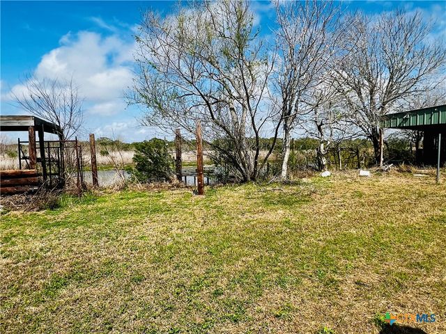 607 Quail Meadow Road, Seadrift, TX 77983
