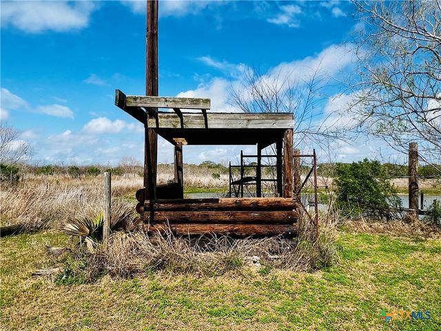 607 Quail Meadow Road, Seadrift, TX 77983
