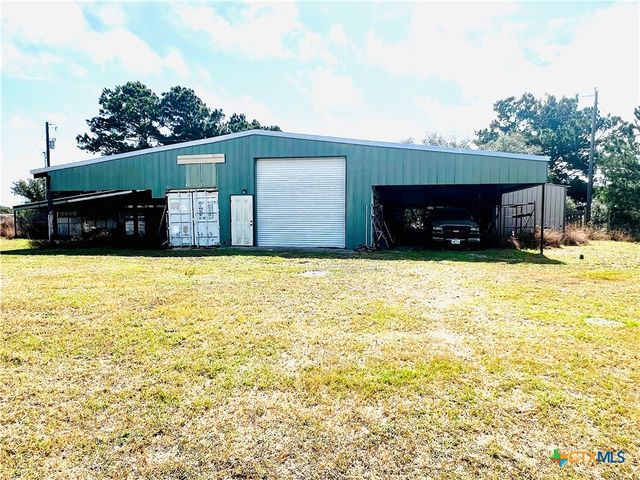 607 Quail Meadow Road, Seadrift, TX 77983