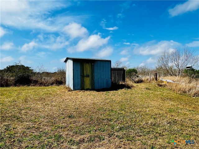 607 Quail Meadow Road, Seadrift, TX 77983