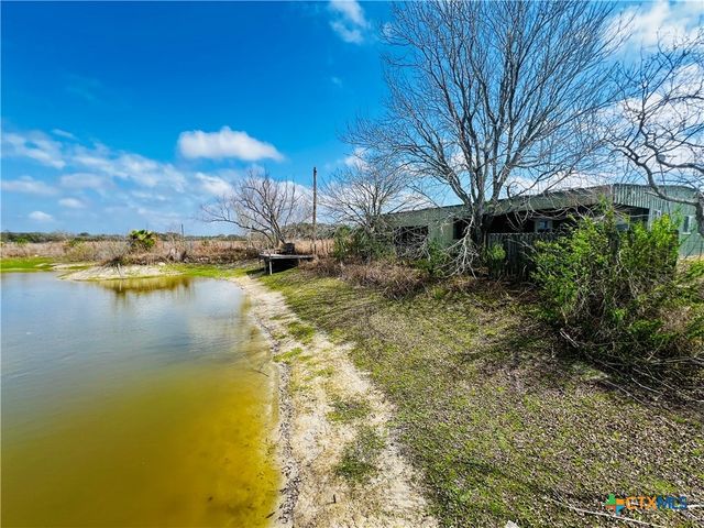 607 Quail Meadow Road, Seadrift, TX 77983
