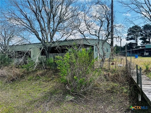 607 Quail Meadow Road, Seadrift, TX 77983