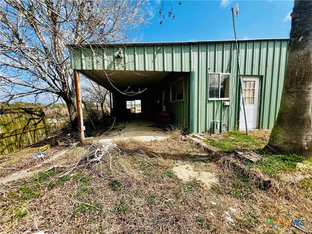 607 Quail Meadow Road, Seadrift, TX 77983