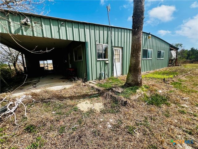 607 Quail Meadow Road, Seadrift, TX 77983