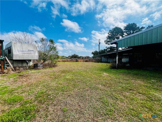 607 Quail Meadow Road, Seadrift, TX 77983