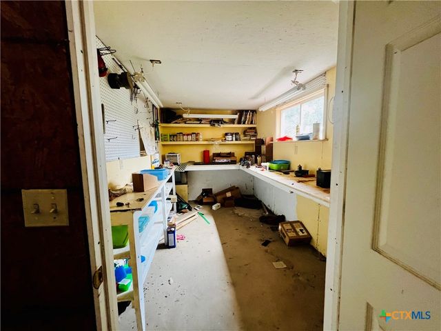 607 Quail Meadow Road, Seadrift, TX 77983