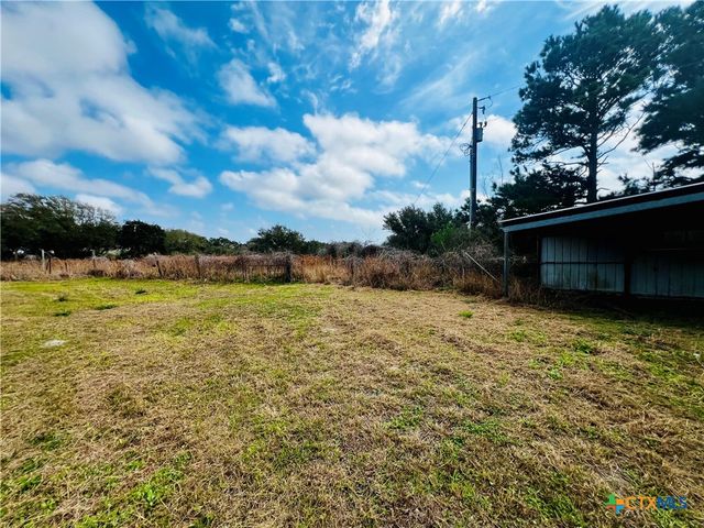 607 Quail Meadow Road, Seadrift, TX 77983