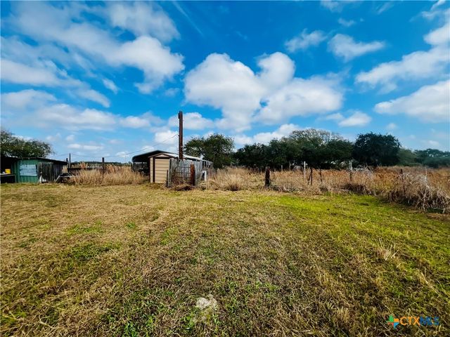 607 Quail Meadow Road, Seadrift, TX 77983