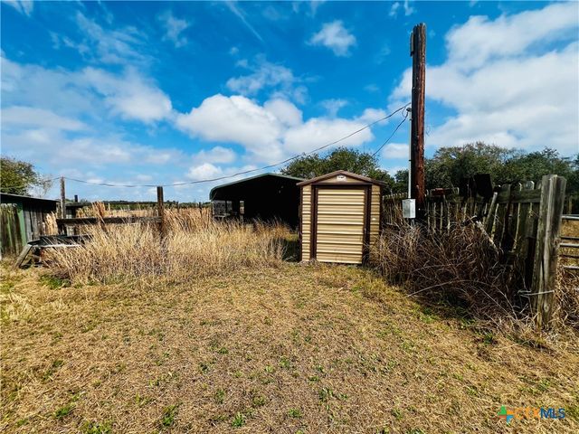 607 Quail Meadow Road, Seadrift, TX 77983