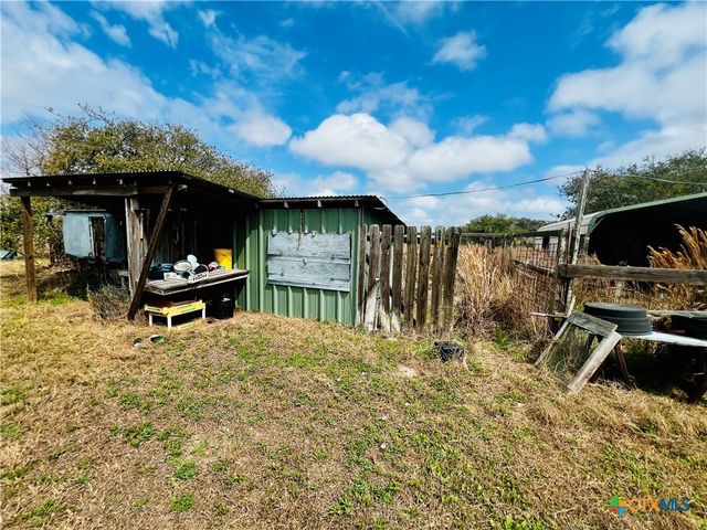 607 Quail Meadow Road, Seadrift, TX 77983