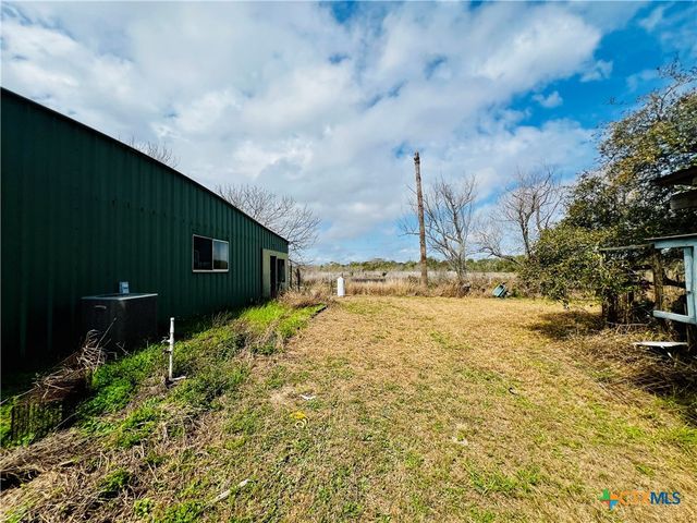 607 Quail Meadow Road, Seadrift, TX 77983