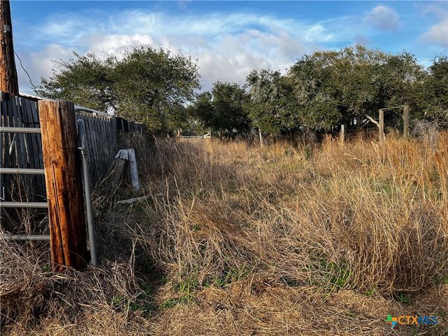 607 Quail Meadow Road, Seadrift, TX 77983