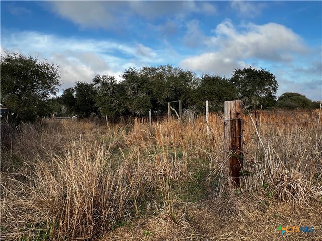 607 Quail Meadow Road, Seadrift, TX 77983