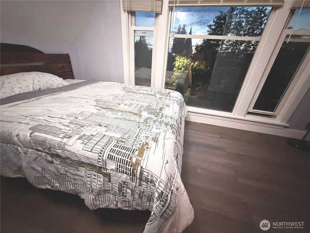 5604 17th Avenue NE, Seattle, WA 98105