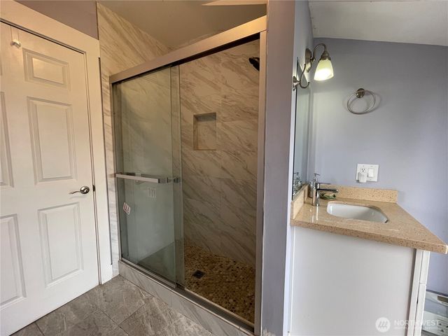 5604 17th Avenue NE, Seattle, WA 98105