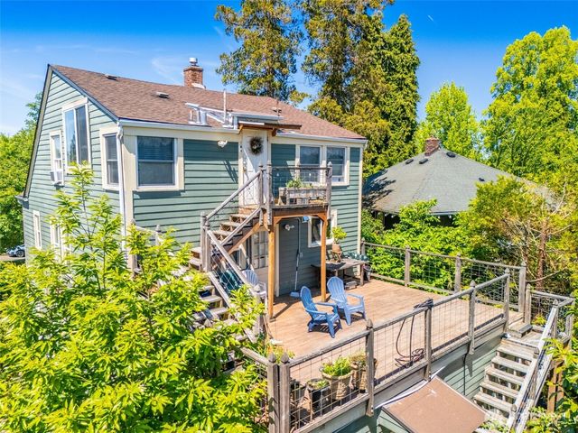 5604 17th Avenue NE, Seattle, WA 98105