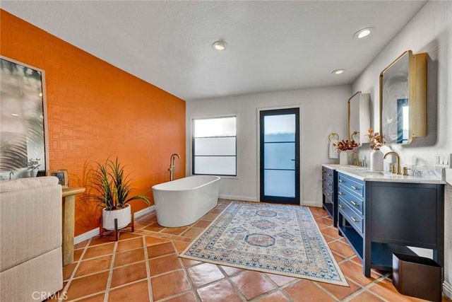 19422 Holiday Lane, North Tustin, CA 92705