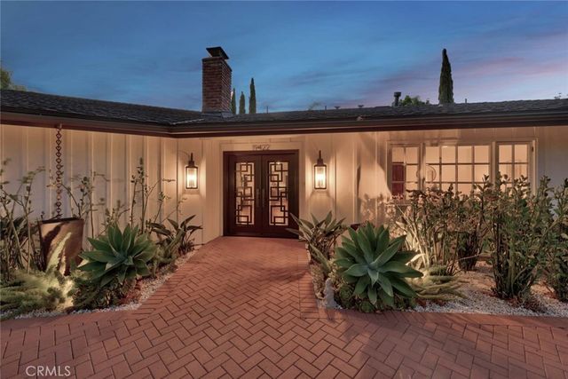 19422 Holiday Lane, North Tustin, CA 92705