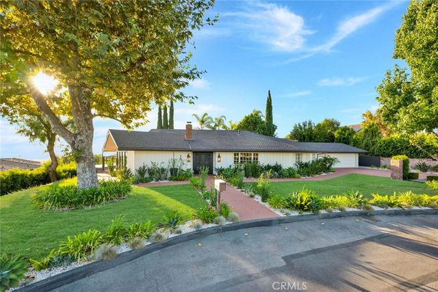 19422 Holiday Lane, North Tustin, CA 92705