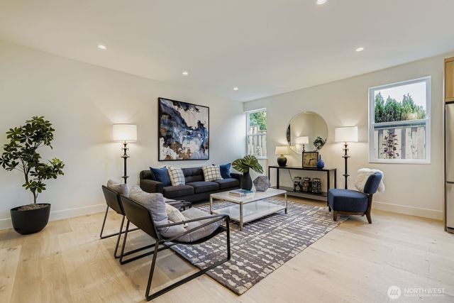 8810 41st Avenue SW, Seattle, WA 98136