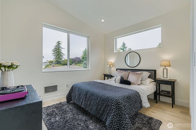 8810 41st Avenue SW, Seattle, WA 98136