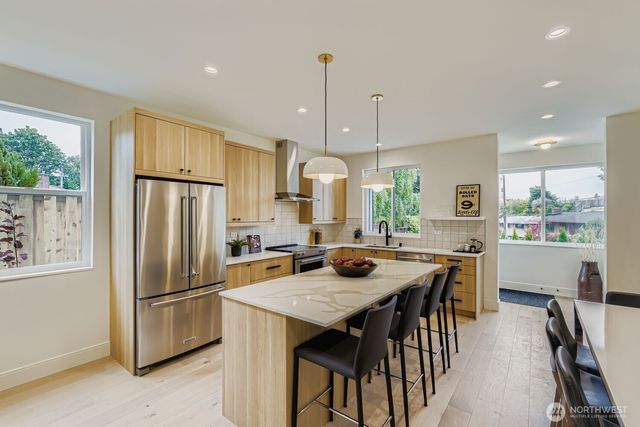 8810 41st Avenue SW, Seattle, WA 98136