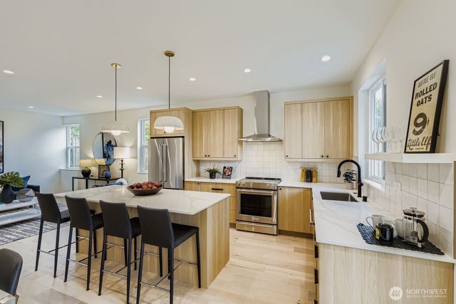 8810 41st Avenue SW, Seattle, WA 98136