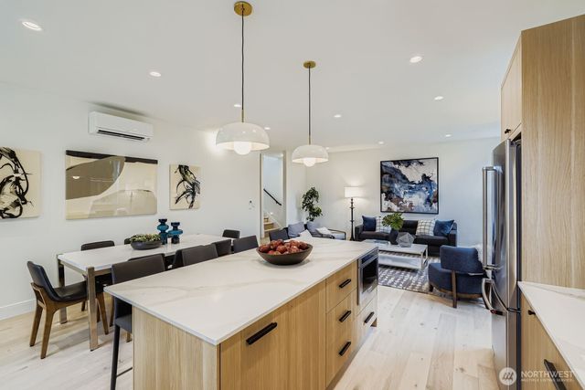 8810 41st Avenue SW, Seattle, WA 98136