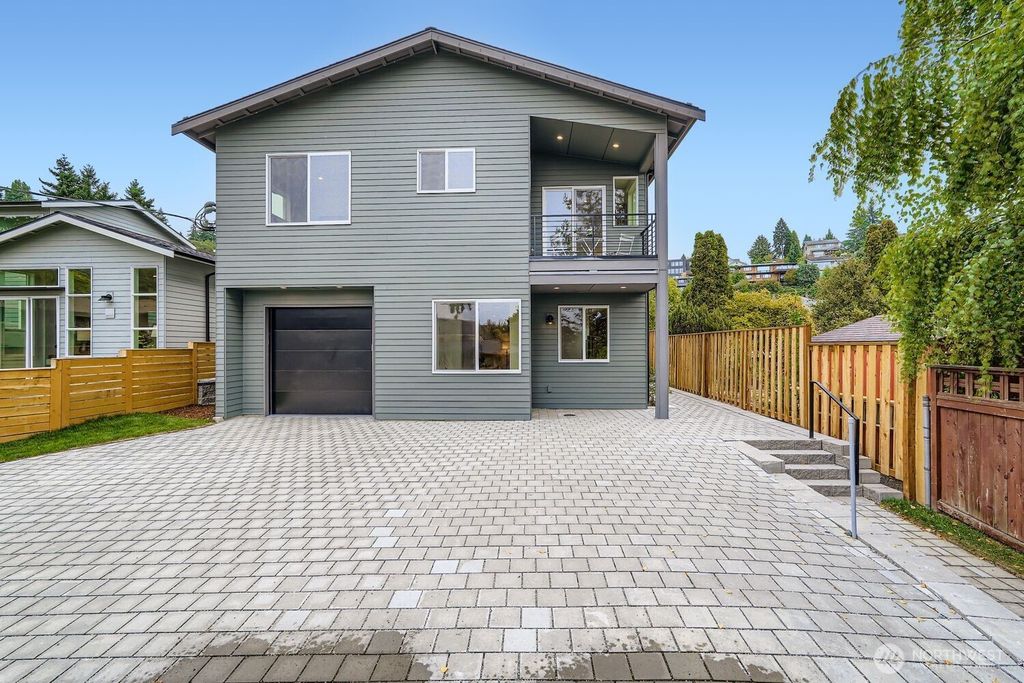 8810 41st Avenue SW, Seattle, WA 98136