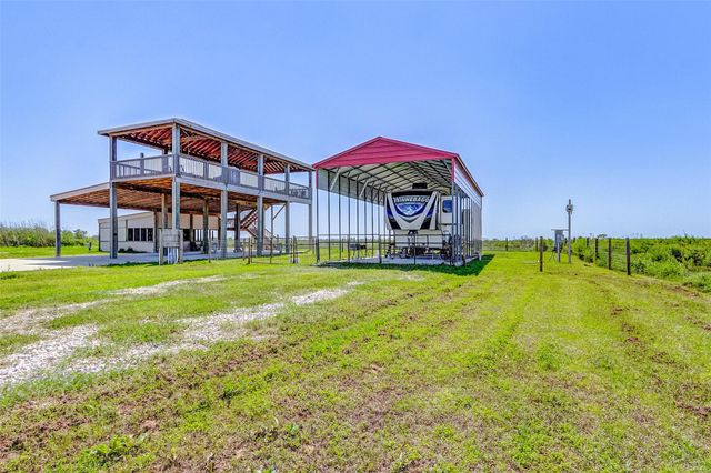1321 Van Sant, Gilchrist, TX 77617