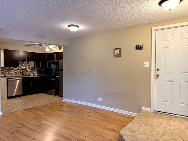 12 ECHO Court 1, Vernon Hills, IL 60061