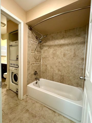 12 ECHO Court 1, Vernon Hills, IL 60061