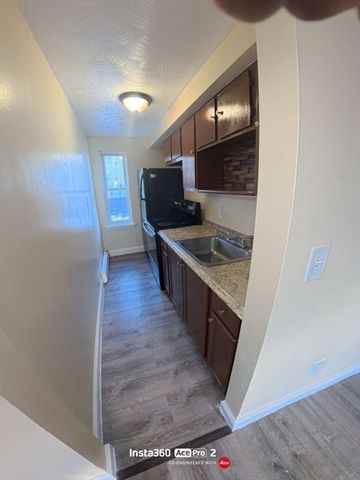 12 Webster Ct 3, Lawrence, MA 01841