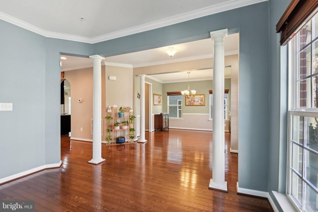 Image 11 of property listing at 12244 BLUFFWOOD TER, Clarksburg, MD 20871