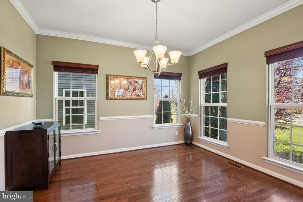 Image 16 of property listing at 12244 BLUFFWOOD TER, Clarksburg, MD 20871