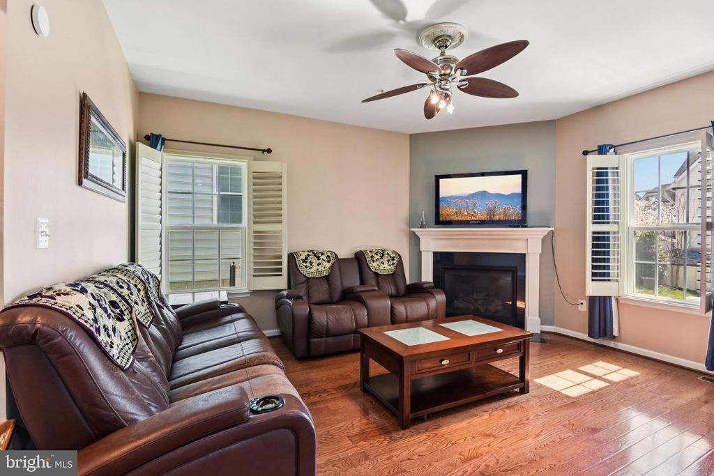 Image 18 of property listing at 12244 BLUFFWOOD TER, Clarksburg, MD 20871