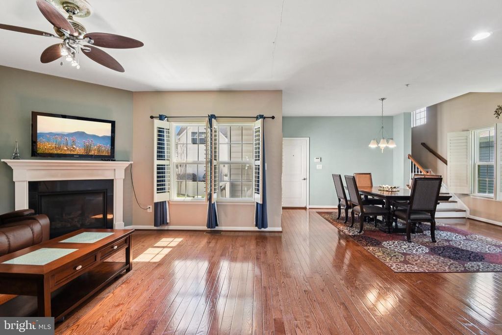 Image 19 of property listing at 12244 BLUFFWOOD TER, Clarksburg, MD 20871