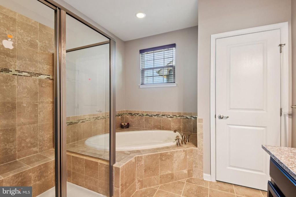 Image 23 of property listing at 12244 BLUFFWOOD TER, Clarksburg, MD 20871