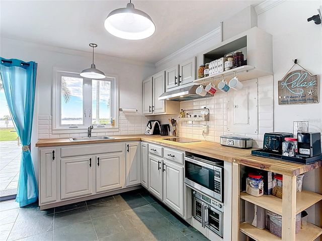 741 N LAKE REEDY BOULEVARD, Frostproof, FL 33843