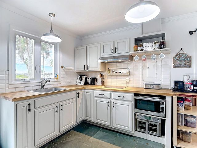 741 N LAKE REEDY BOULEVARD, Frostproof, FL 33843